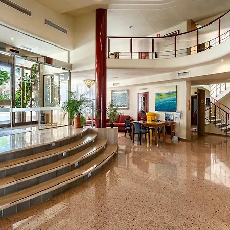 Perla Marina Hotel