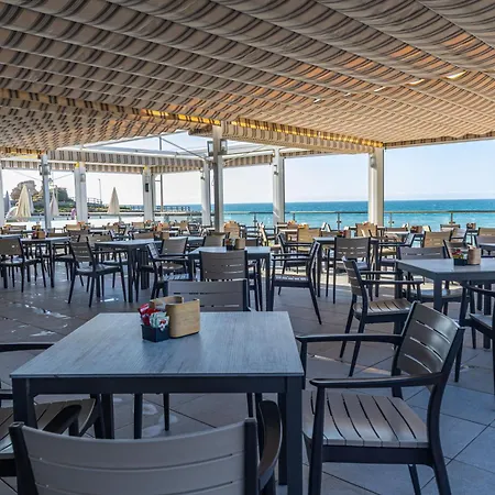 Hotell Perla Marina 4*